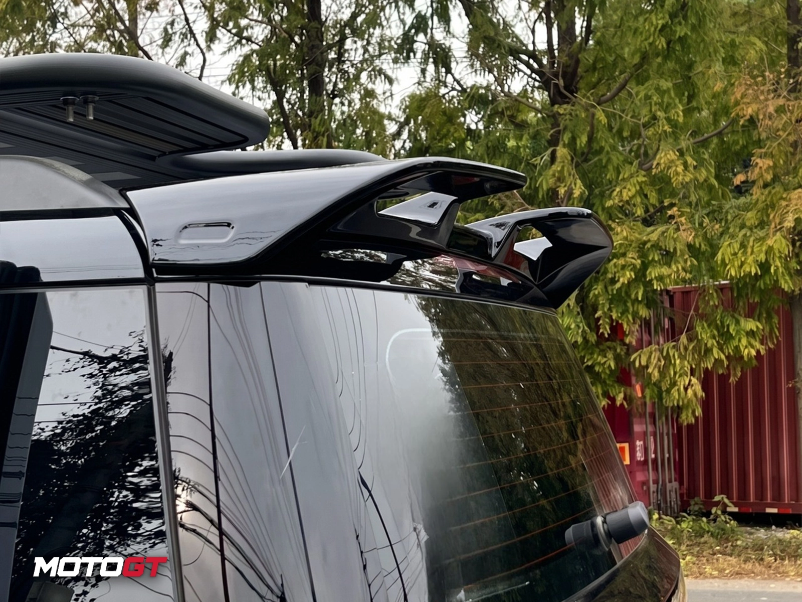 جناح السقف الخلفي لسيارة بايك بي جي 30